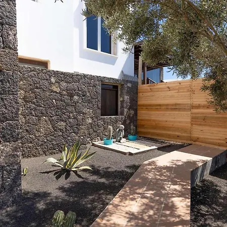 Casa Marina بيت للعطل *